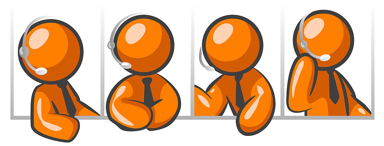 Ilustração de atendimento ao cliente com figuras usando headset